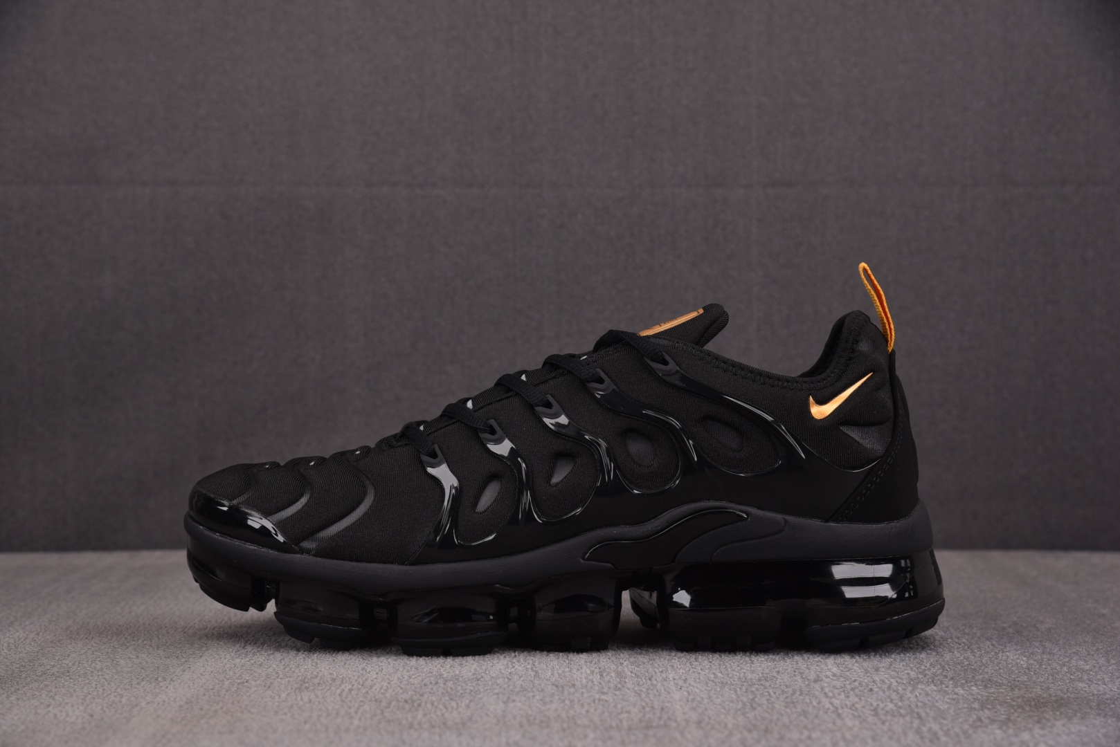  NK Air VaporMax Plus 黑橙 -007 尺寸 39 40 40.5 41 42 42