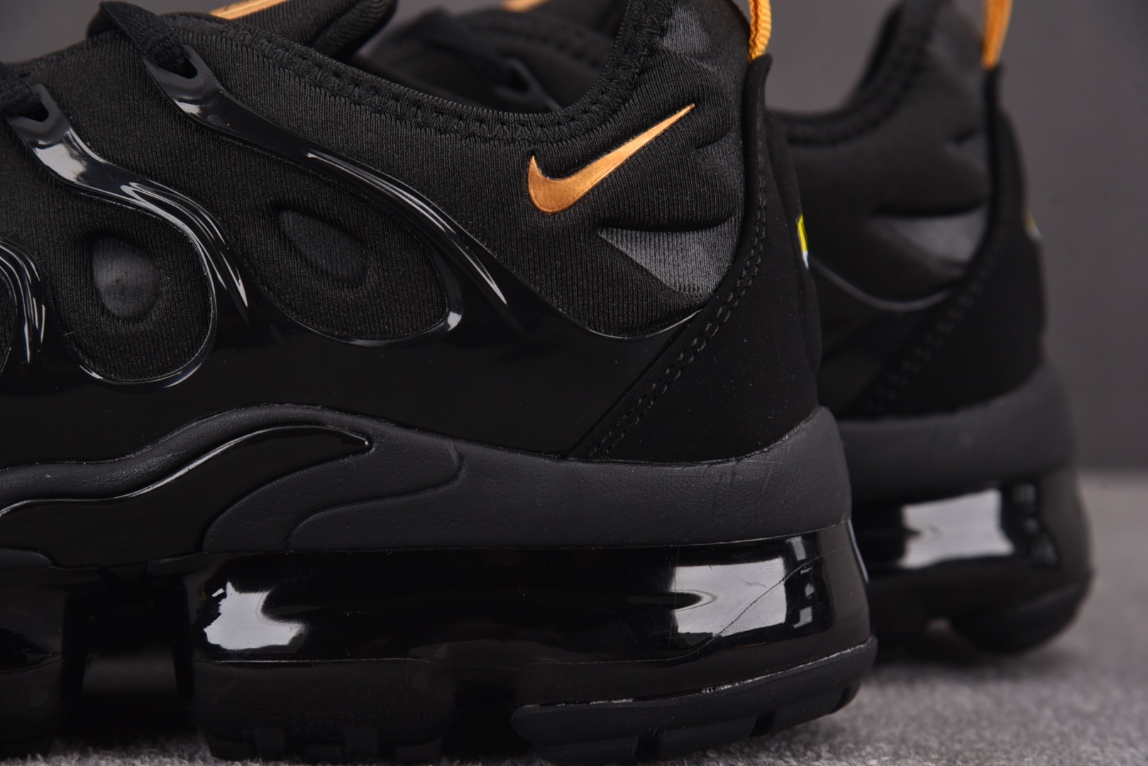  NK Air VaporMax Plus 黑橙 -007 尺寸 39 40 40.5 41 42 42