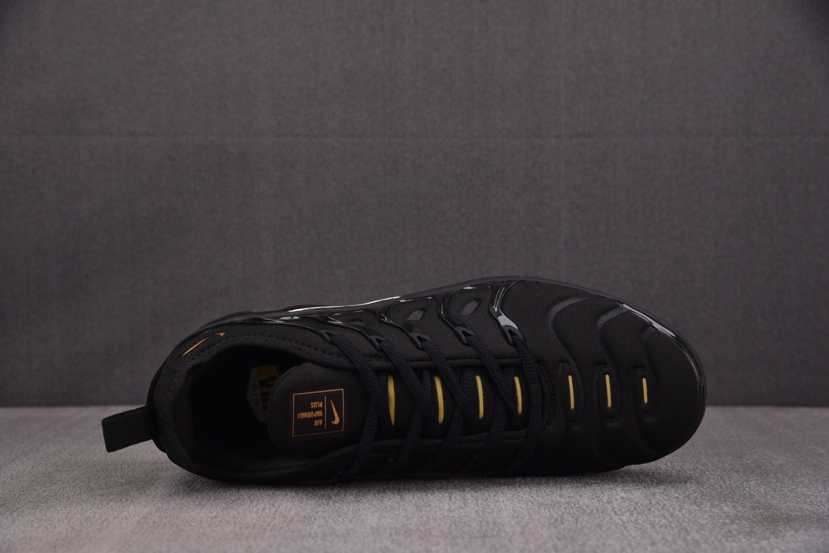  NK Air VaporMax Plus 黑金 -007 尺寸 39 40 40.5 41 42 42