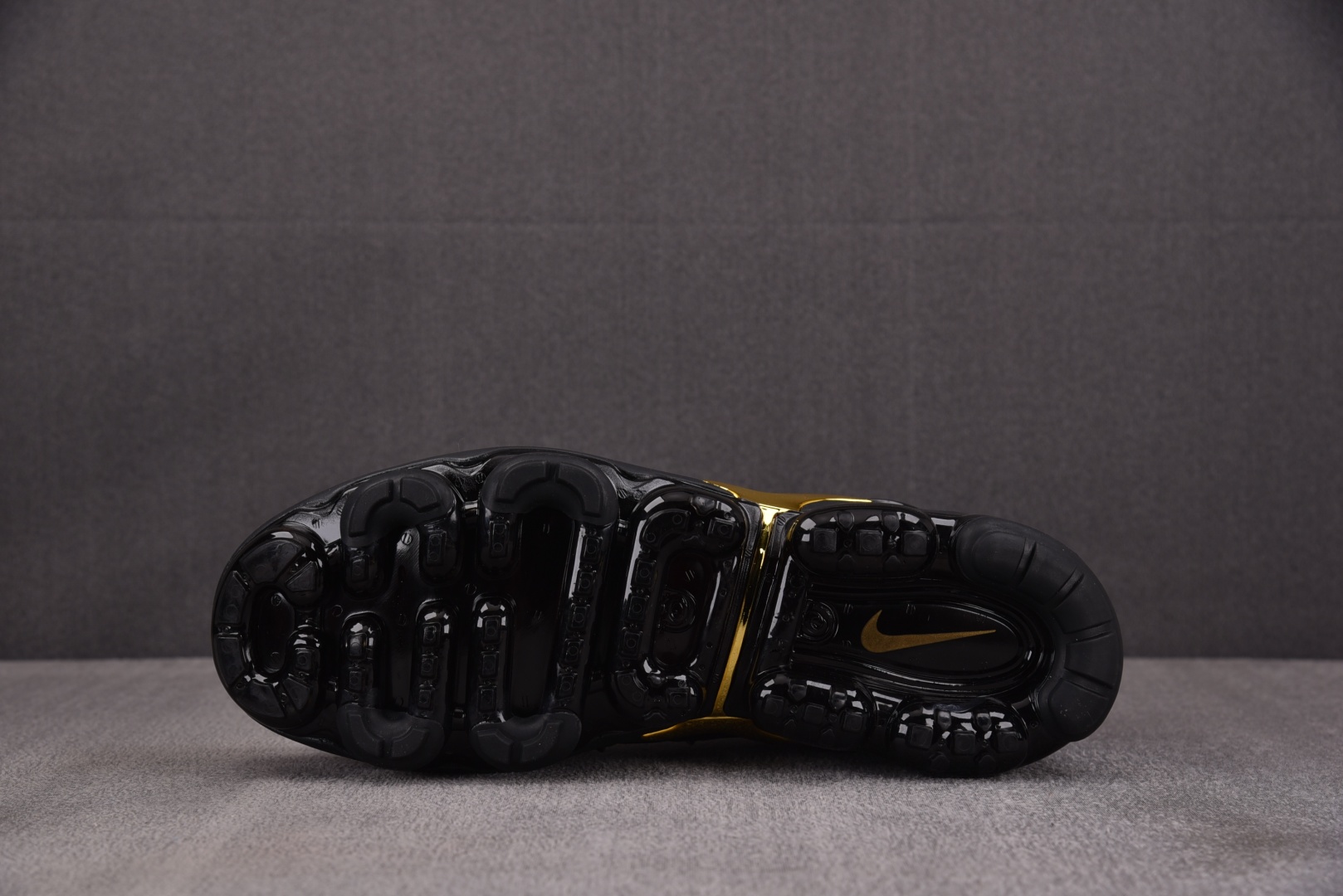  NK Air VaporMax Plus 黑金 -007 尺寸 39 40 40.5 41 42 42
