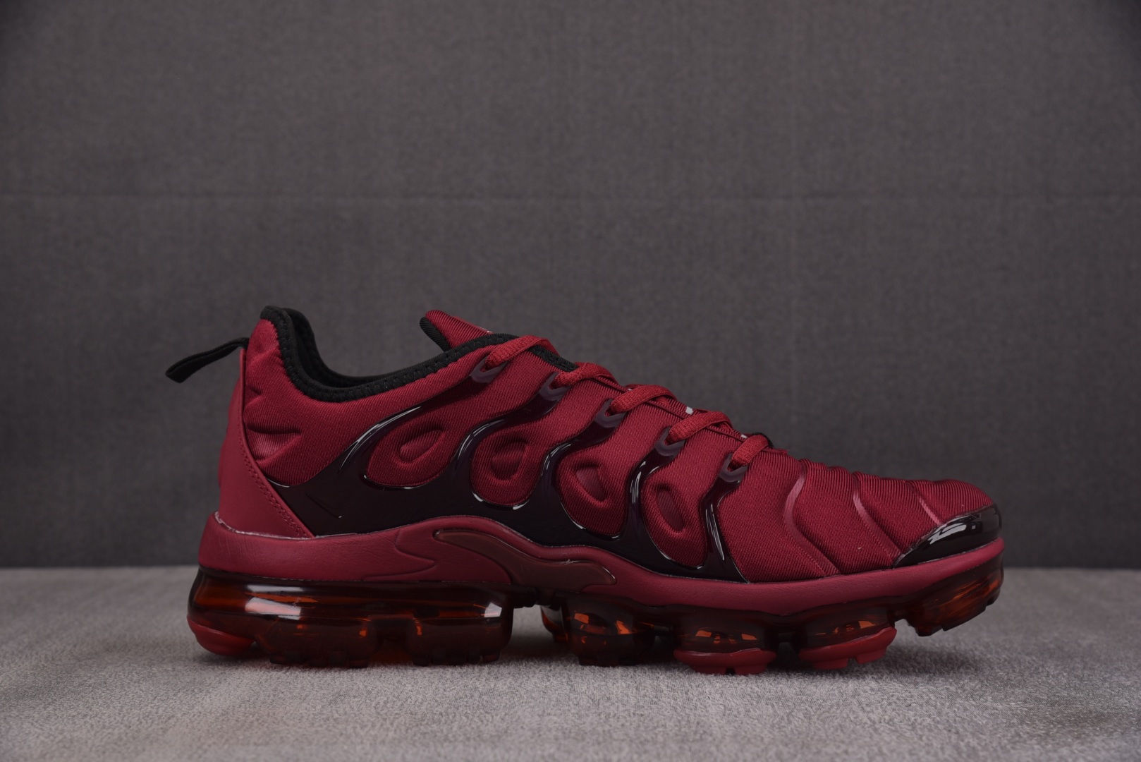 NK Air VaporMax Plus 黑酒红 FN6850-681 尺寸 39 40 40.5 4