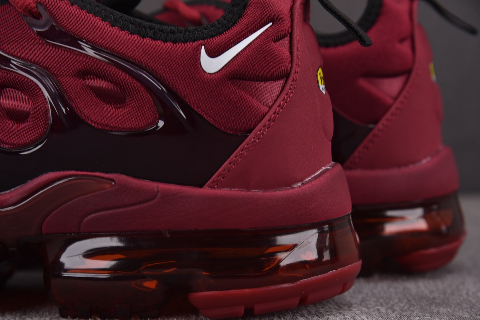  NK Air VaporMax Plus 黑酒红 FN6850-681 尺寸 39 40 40.5 4