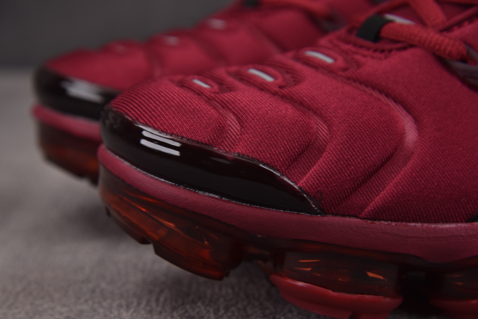  NK Air VaporMax Plus 黑酒红 FN6850-681 尺寸 39 40 40.5 4