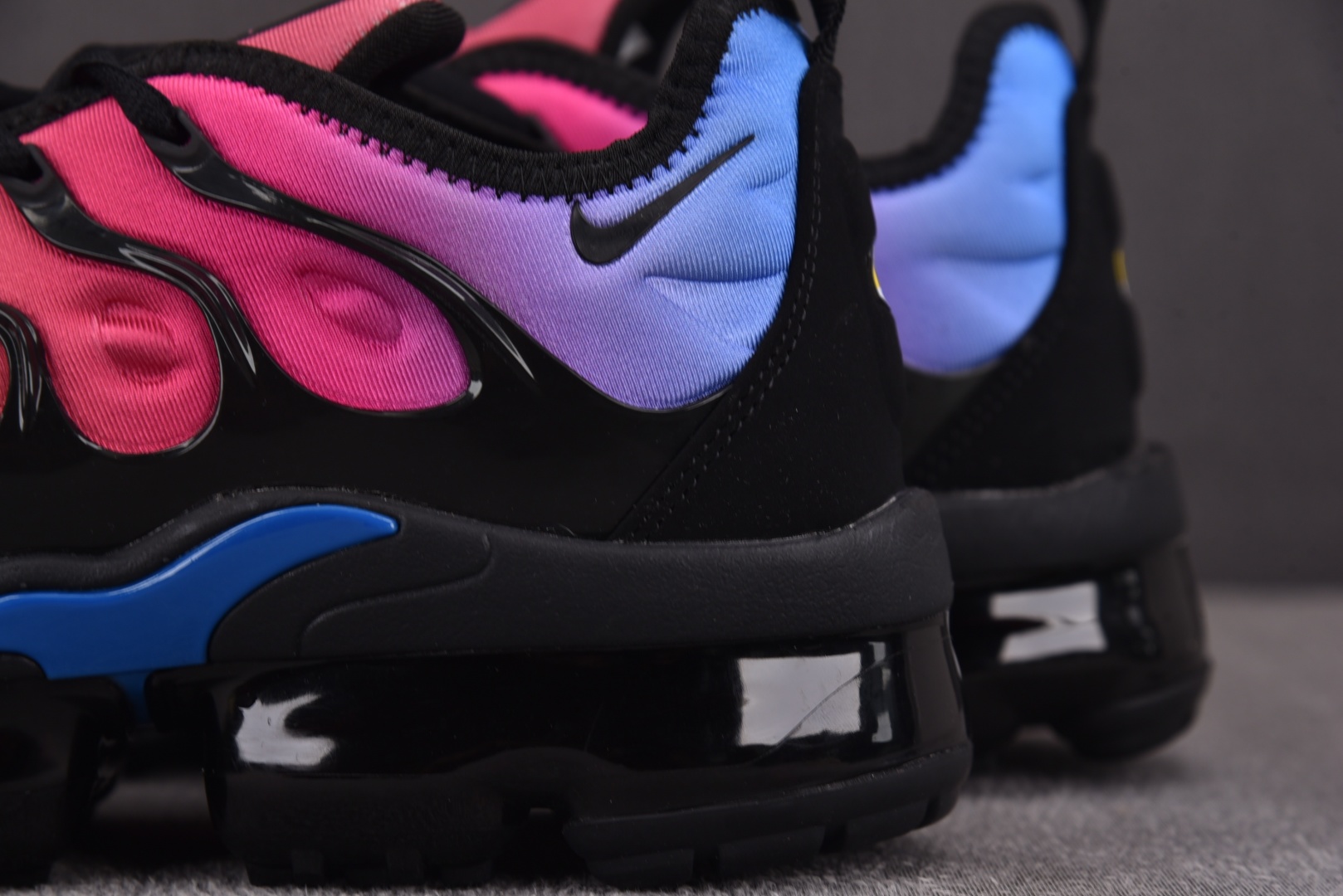  NK Air VaporMax Plus 红蓝黑 AO4550-001 尺寸 39 40 40.5 4