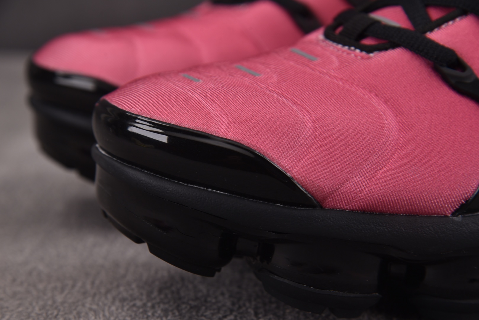  NK Air VaporMax Plus 红蓝黑 AO4550-001 尺寸 39 40 40.5 4