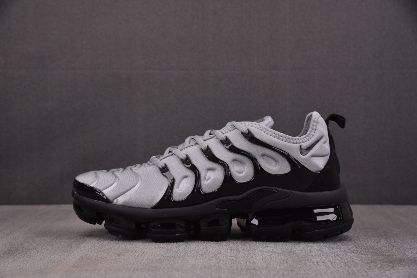  NK Air VaporMax Plus 灰黑 CK0900-001 尺寸 39 40 40.5 41