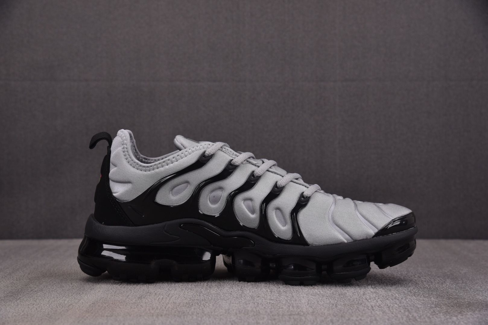  NK Air VaporMax Plus 灰黑 CK0900-001 尺寸 39 40 40.5 41