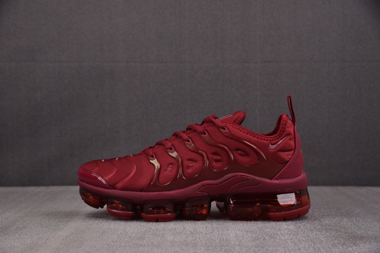  NK Air VaporMax Plus 酒红 -016 尺寸 39 40 40.5 41 42 42
