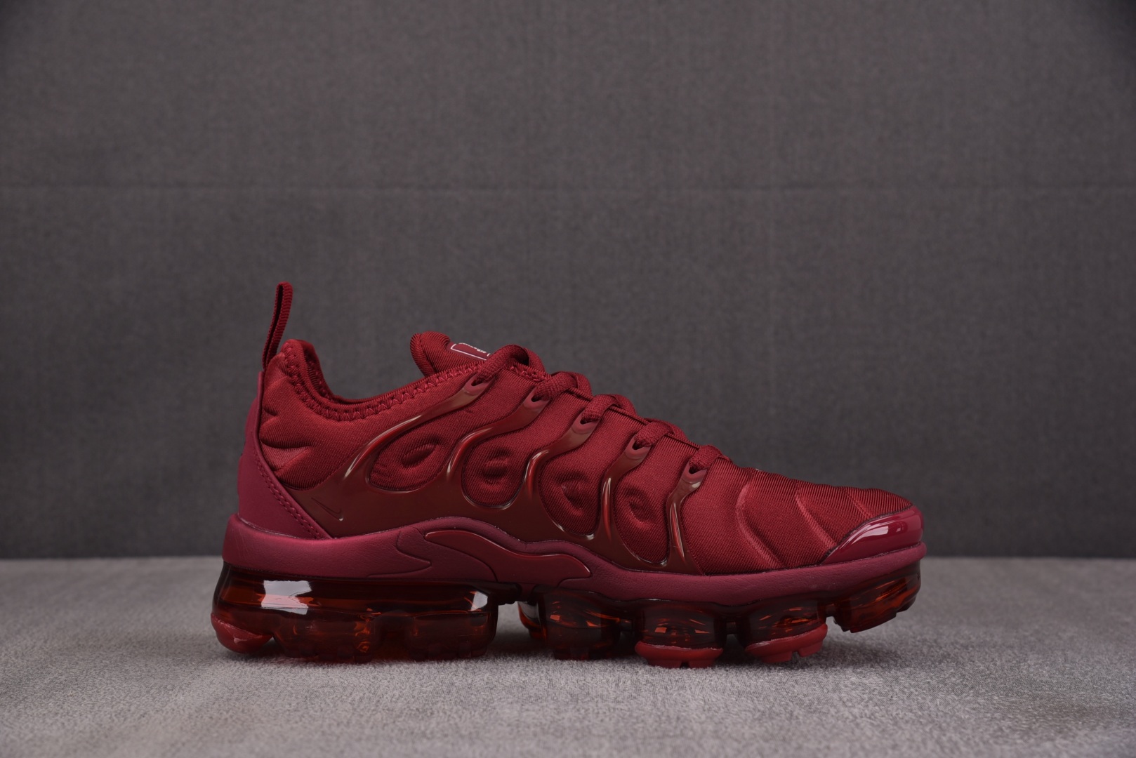  NK Air VaporMax Plus 酒红 -016 尺寸 39 40 40.5 41 42 42