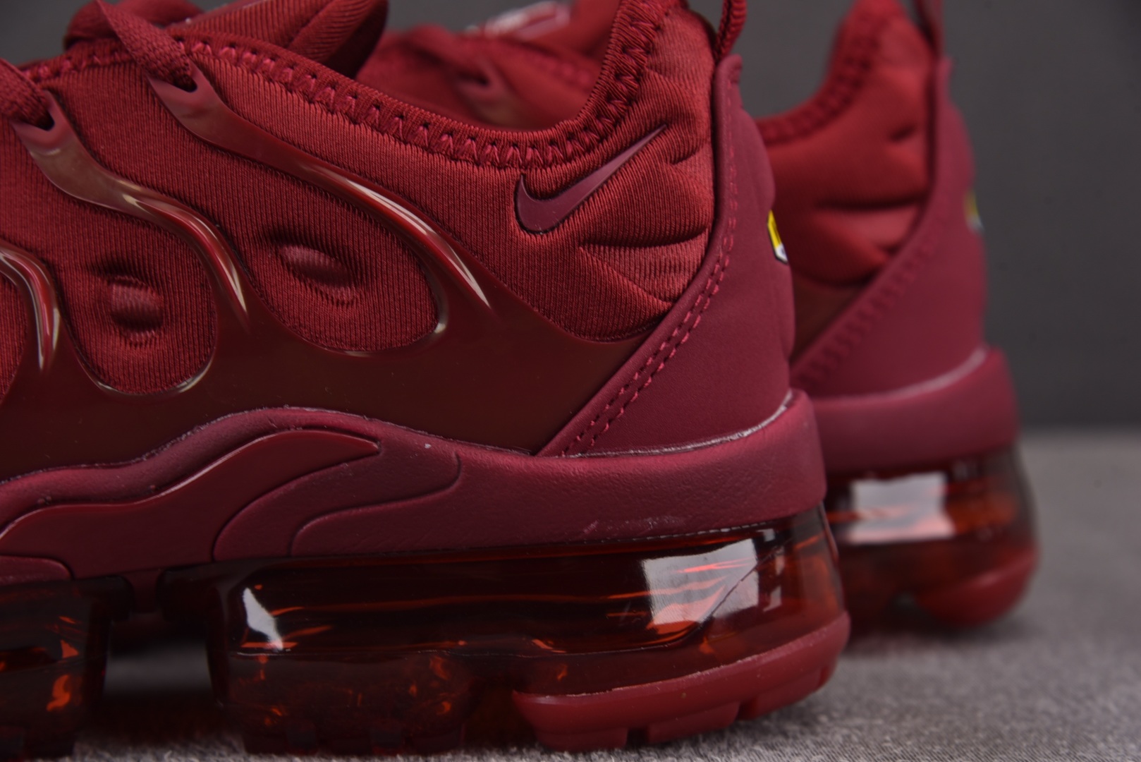  NK Air VaporMax Plus 酒红 -016 尺寸 39 40 40.5 41 42 42