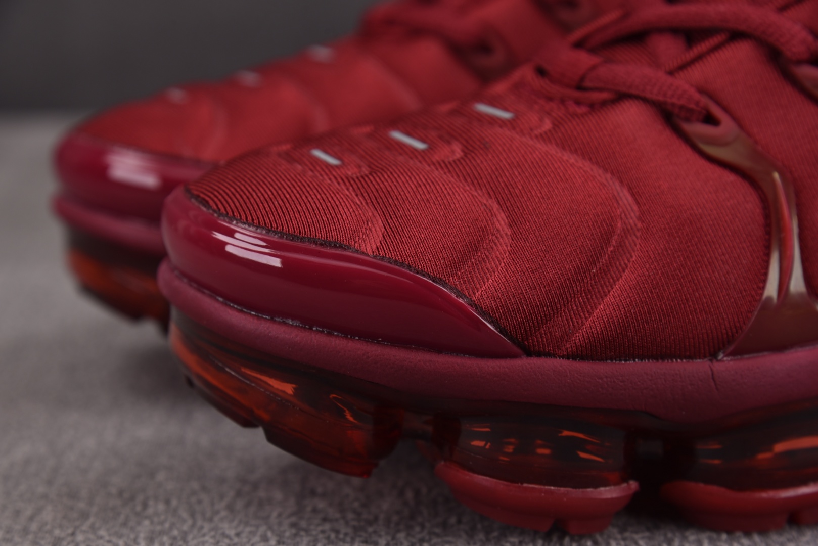  NK Air VaporMax Plus 酒红 -016 尺寸 39 40 40.5 41 42 42