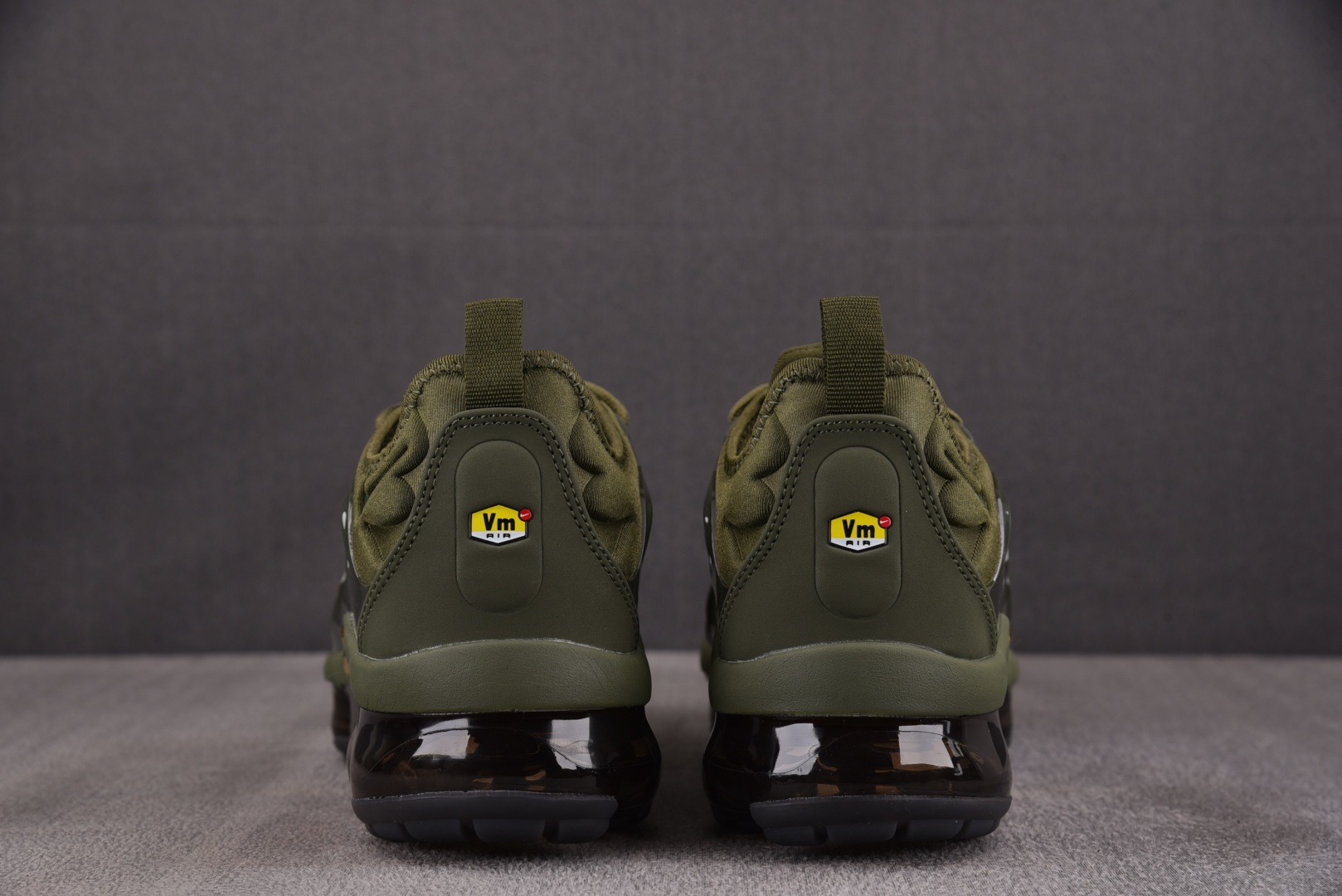  NK Air VaporMax Plus 军绿 -300 尺寸 39 40 40.5 41 42 42
