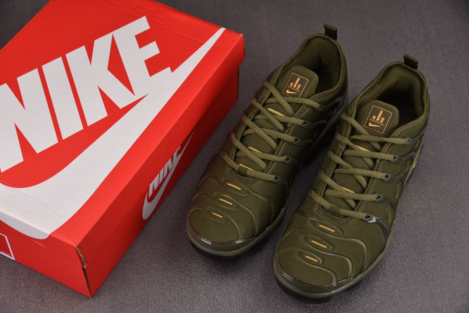  NK Air VaporMax Plus 军绿 -300 尺寸 39 40 40.5 41 42 42