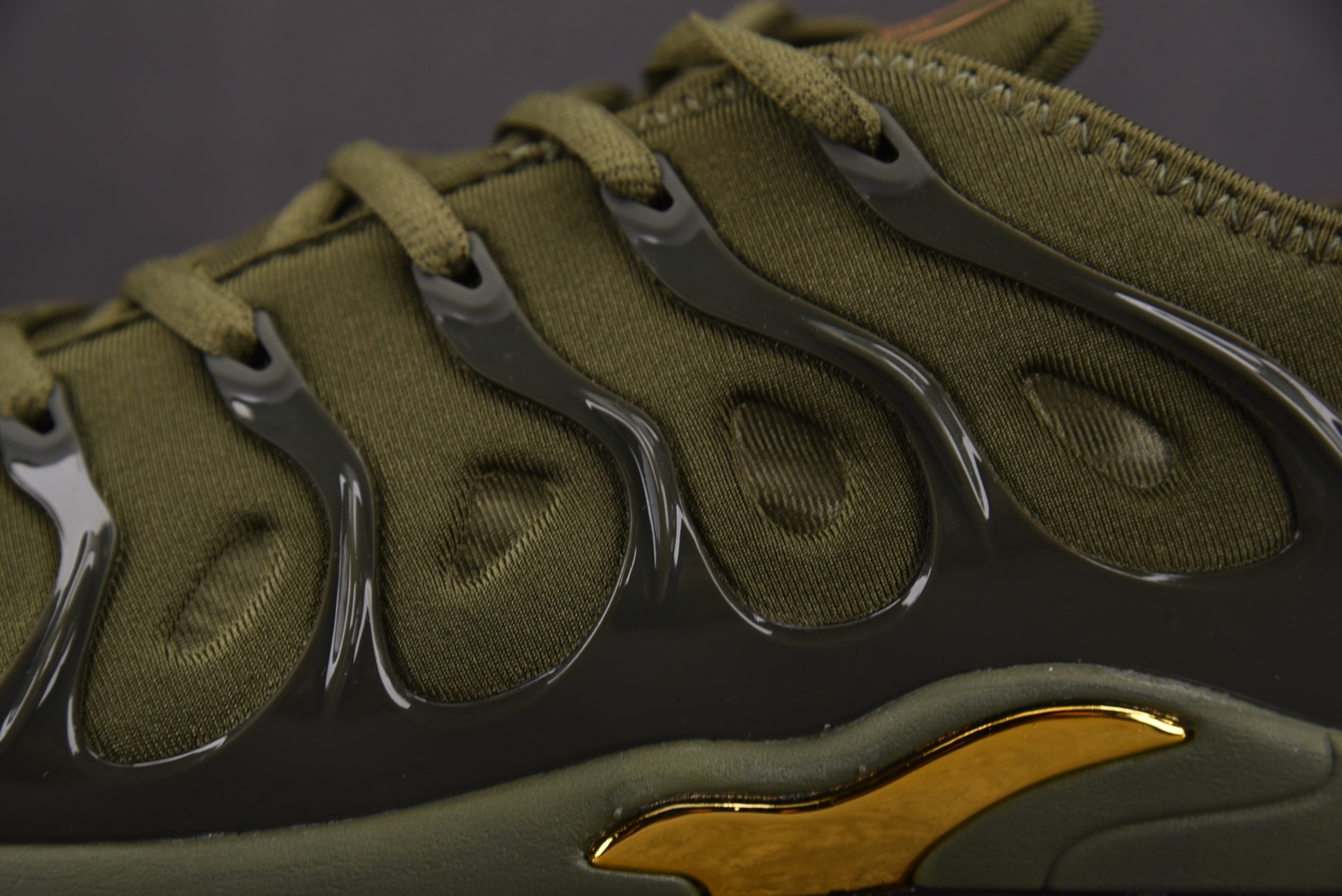  NK Air VaporMax Plus 军绿 -300 尺寸 39 40 40.5 41 42 42
