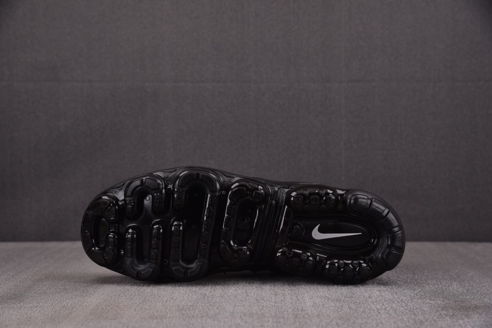  NK Air VaporMax Plus 军绿黑 AO4688-300 尺寸 39 40 40.5 4