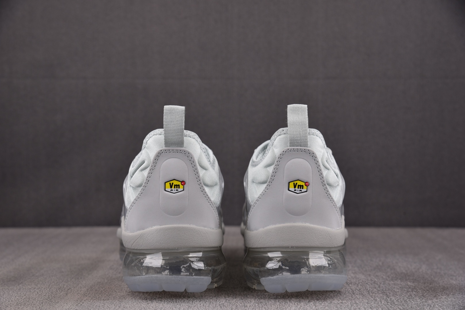  NK Air VaporMax Plus 浅灰 -005 尺寸 39 40 40.5 41 42 42