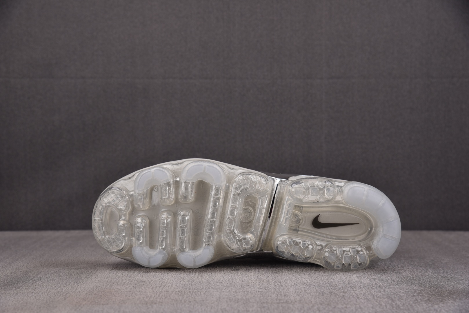  NK Air VaporMax Plus 浅灰 -005 尺寸 39 40 40.5 41 42 42