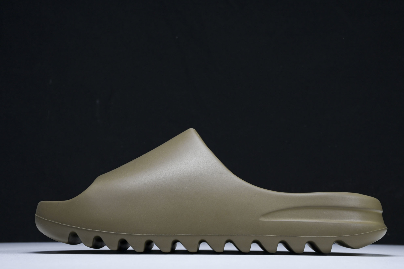  AD originals Yeezy Slide FV8425 尺寸 US4=36-37 US5=38