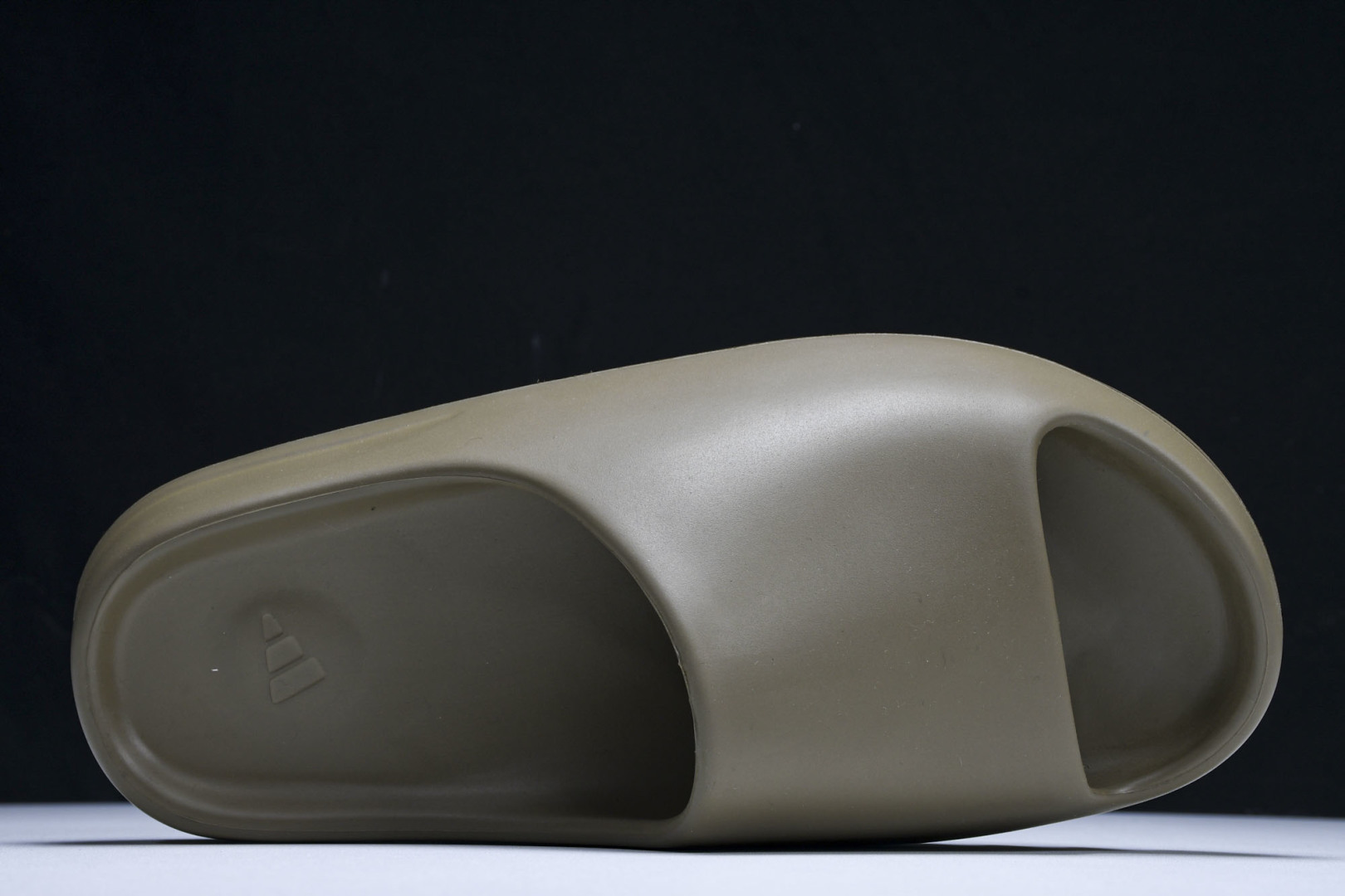  AD originals Yeezy Slide FV8425 尺寸 US4=36-37 US5=38