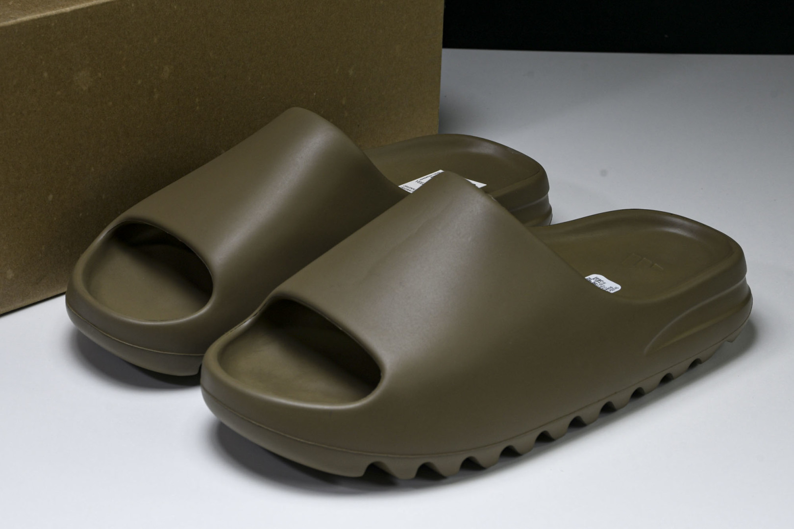  AD originals Yeezy Slide FV8425 尺寸 US4=36-37 US5=38