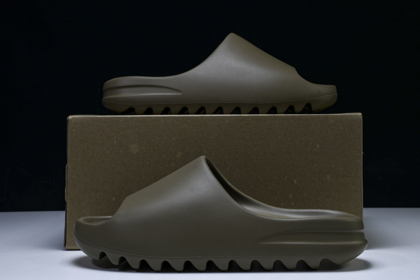  AD originals Yeezy Slide FV8425 尺寸 US4=36-37 US5=38