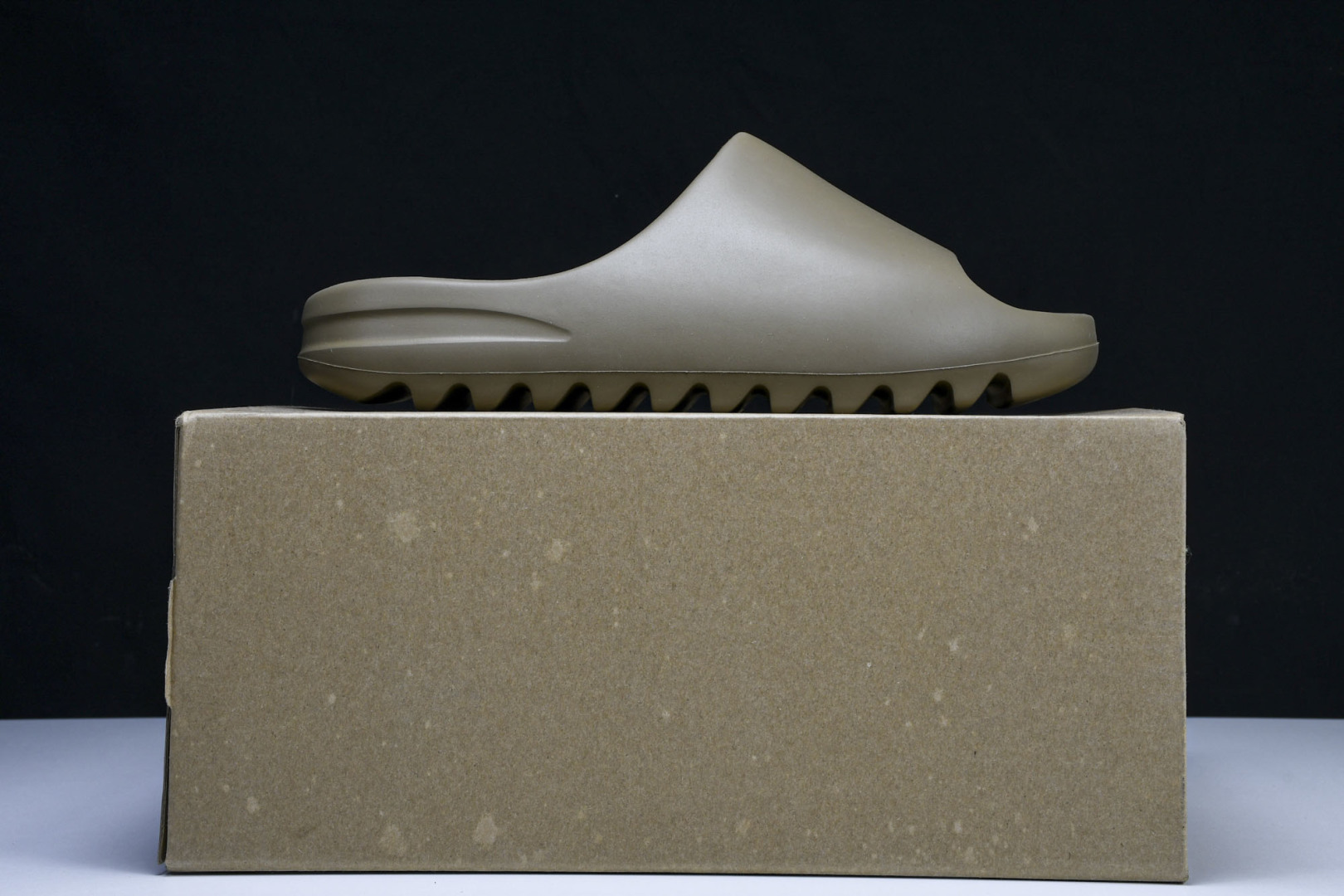  AD originals Yeezy Slide FV8425 尺寸 US4=36-37 US5=38