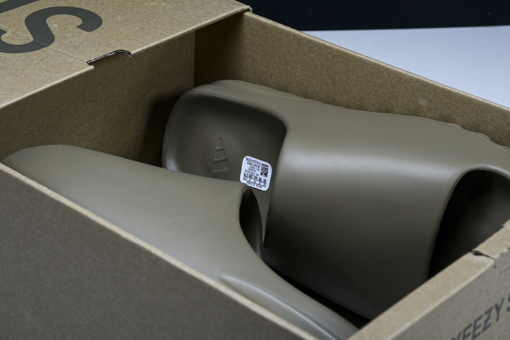  AD originals Yeezy Slide FV8425 尺寸 US4=36-37 US5=38