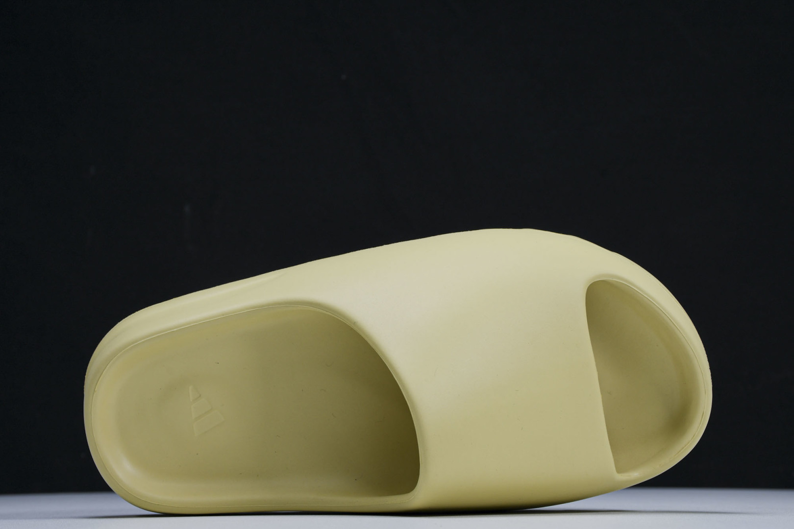  AD originals Yeezy Slide FW6344 尺寸 US4=36-37 US5=38