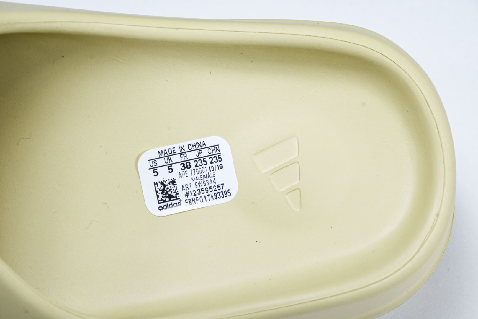  AD originals Yeezy Slide FW6344 尺寸 US4=36-37 US5=38