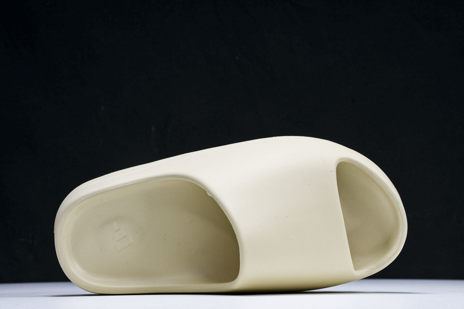 AD originals Yeezy Slide FW6345 尺寸 US4=36-37 US5=38