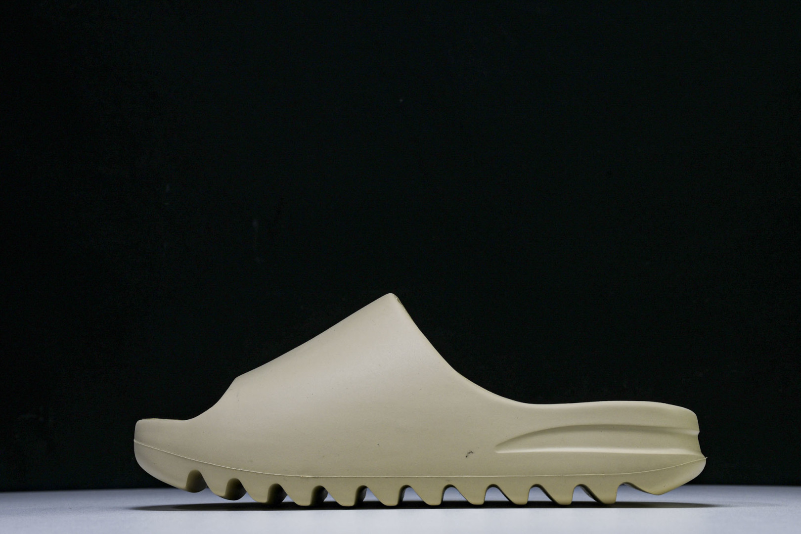  AD originals Yeezy Slide FW6345 尺寸 US4=36-37 US5=38