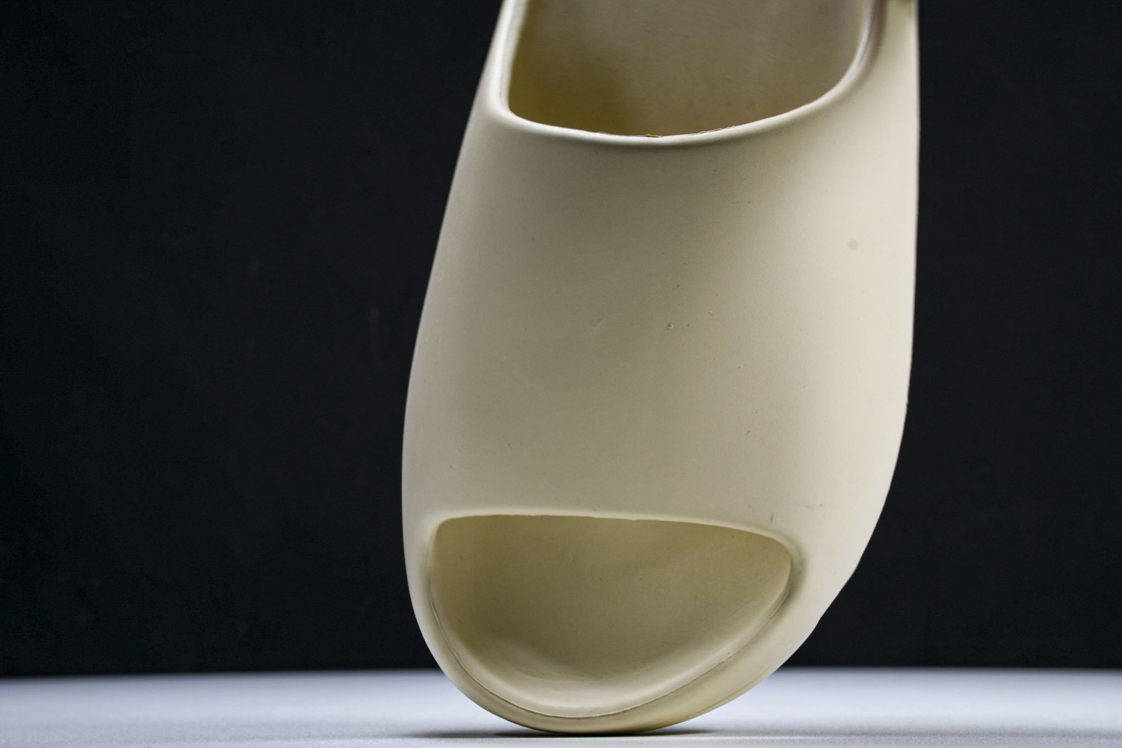  AD originals Yeezy Slide FW6345 尺寸 US4=36-37 US5=38