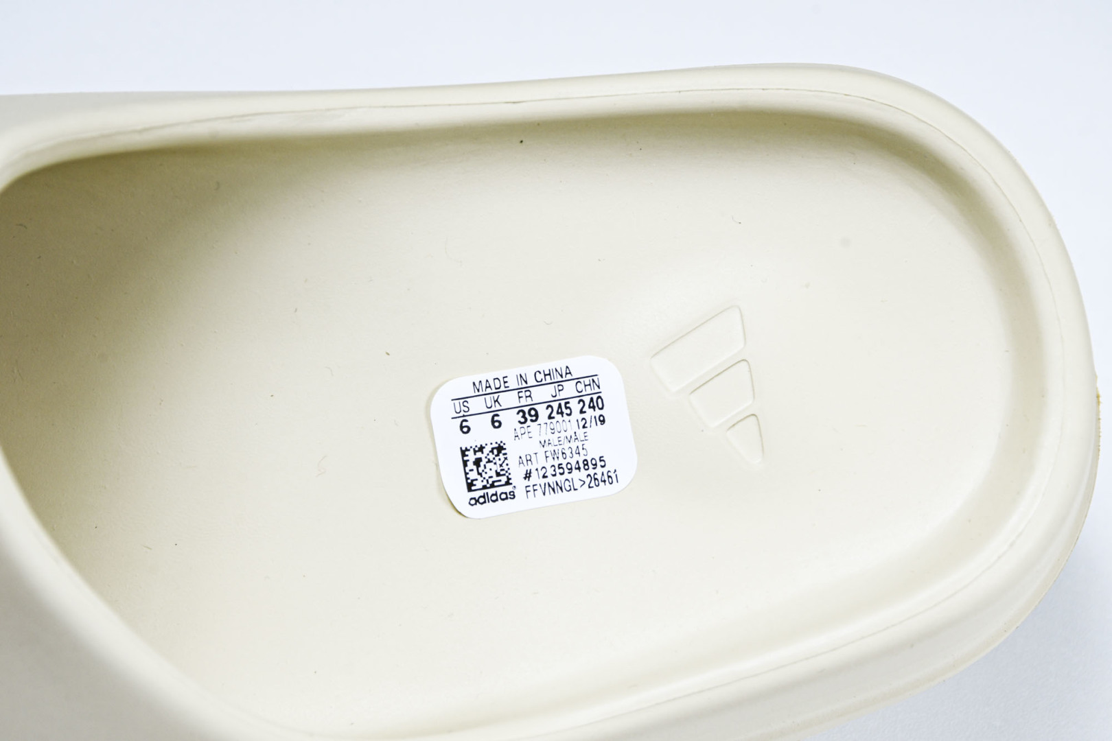  AD originals Yeezy Slide FW6345 尺寸 US4=36-37 US5=38