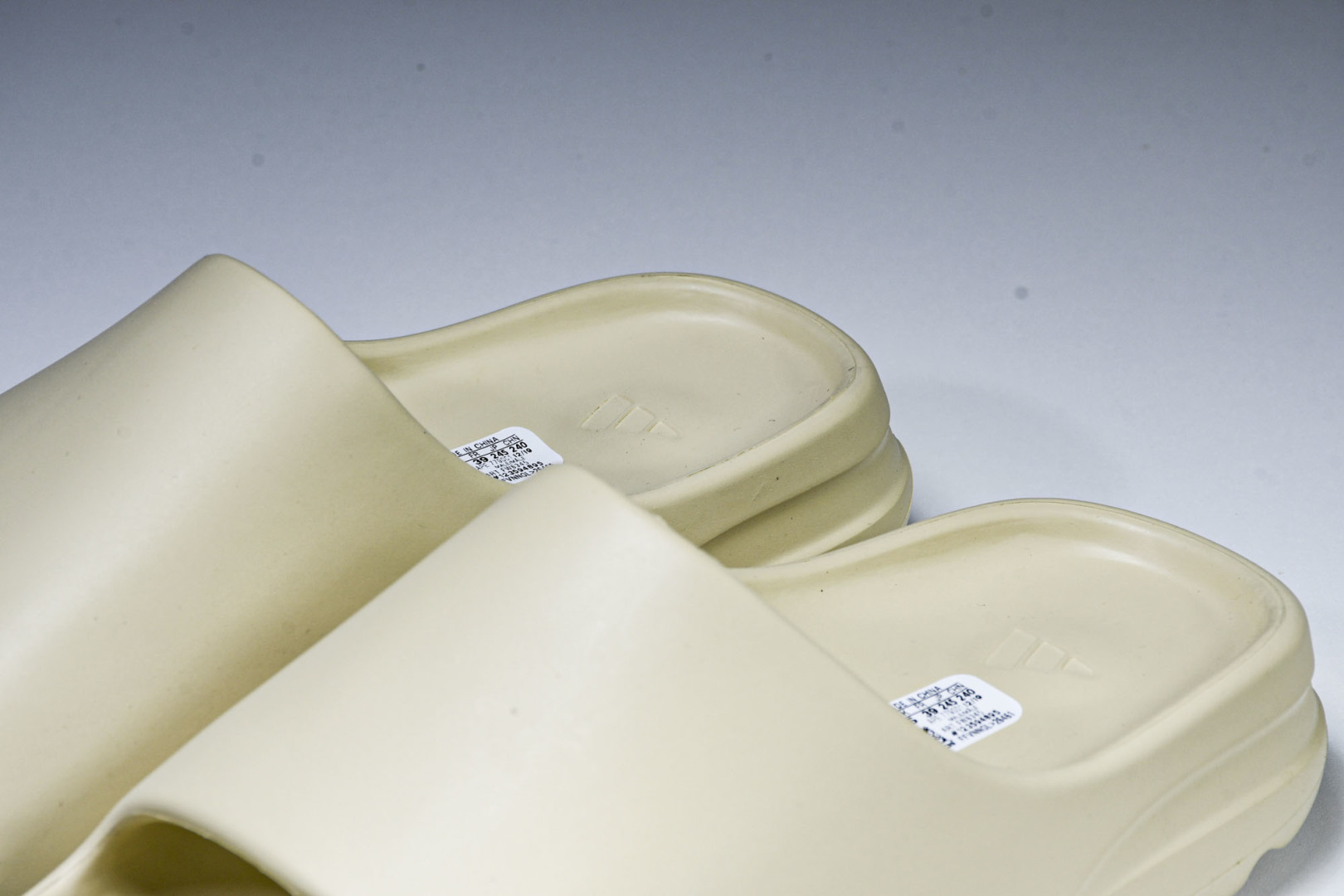  AD originals Yeezy Slide FW6345 尺寸 US4=36-37 US5=38