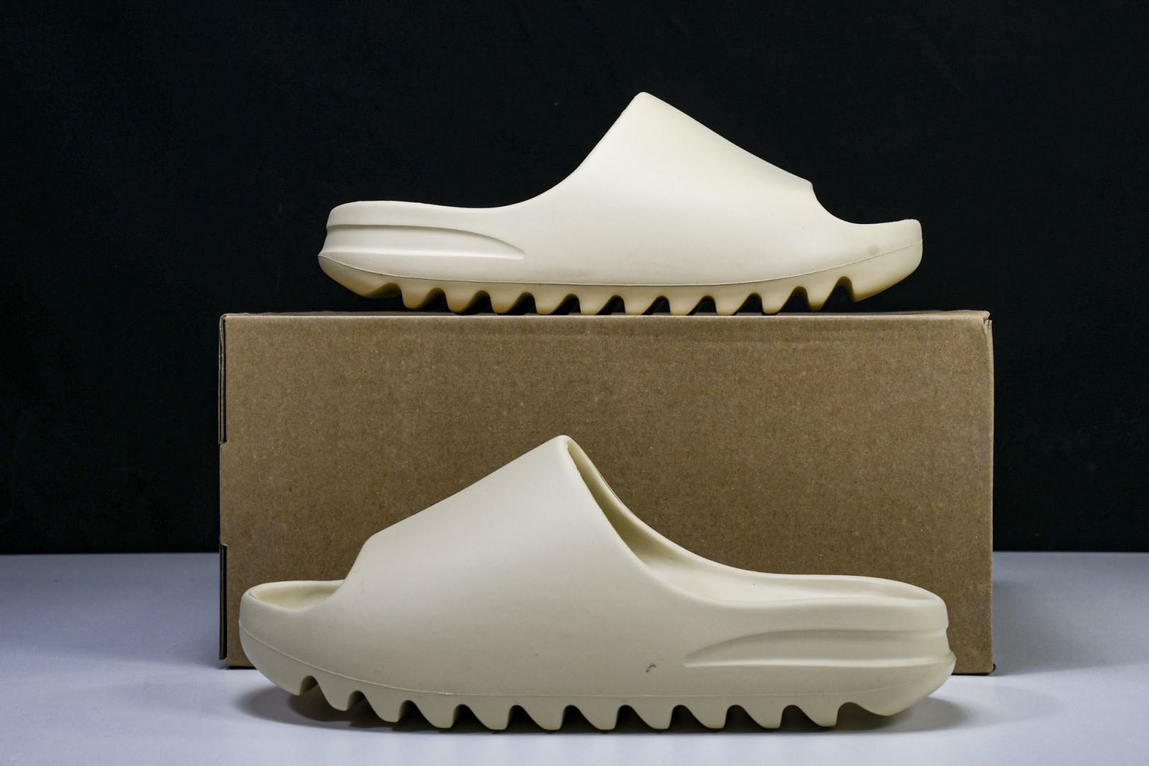  AD originals Yeezy Slide FW6345 尺寸 US4=36-37 US5=38
