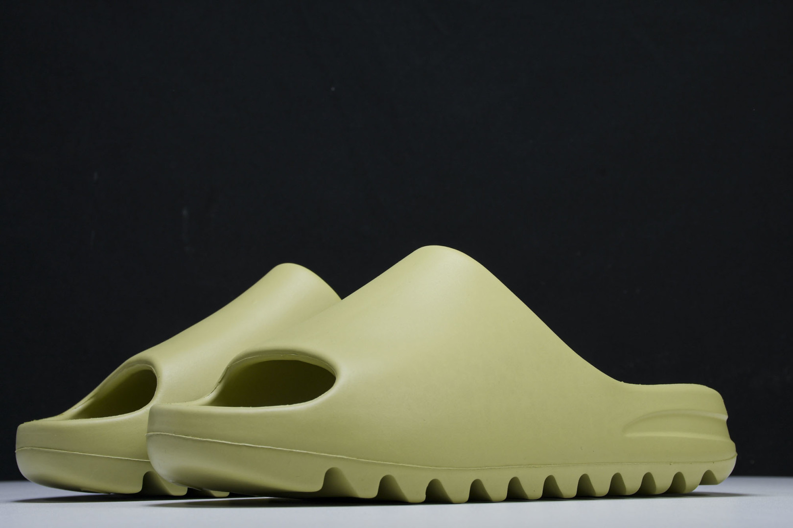  AD originals Yeezy Slide FX0494 尺寸 US4=36-37 US5=38