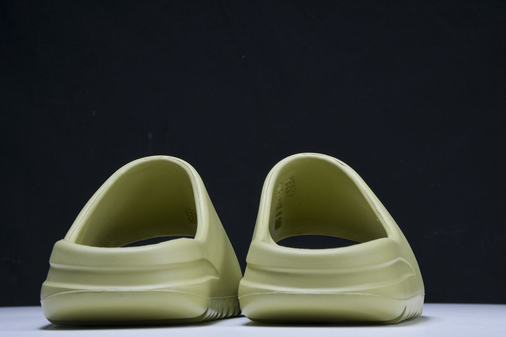  AD originals Yeezy Slide FX0494 尺寸 US4=36-37 US5=38