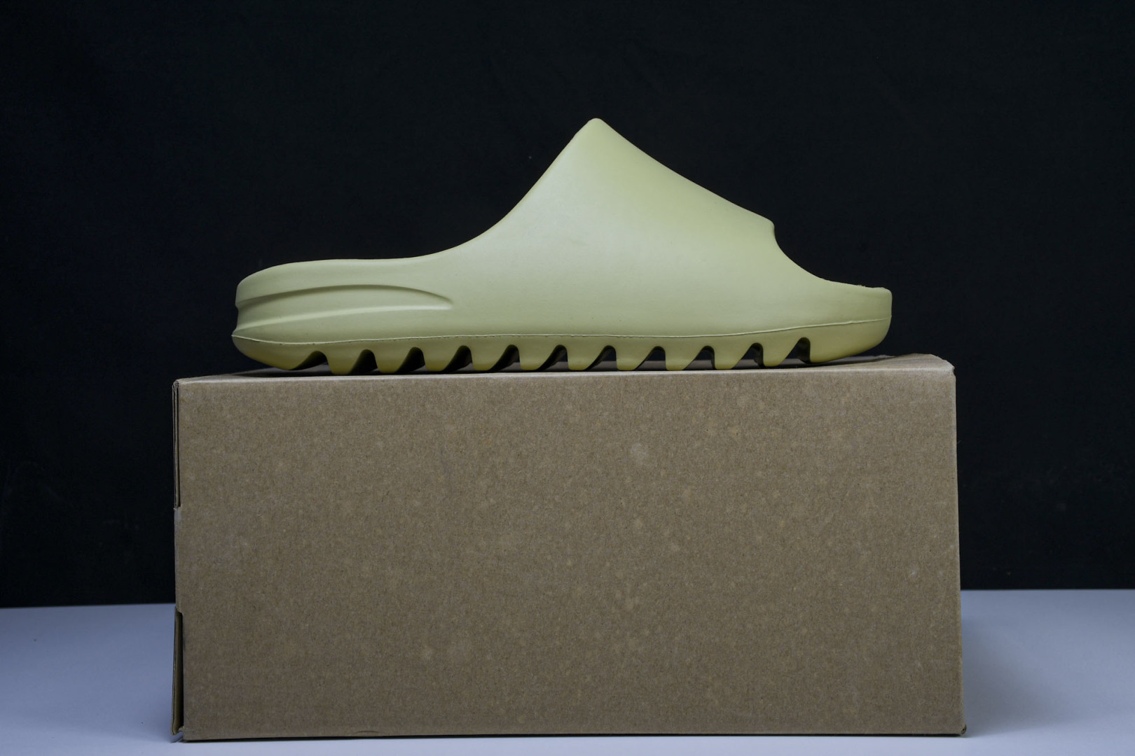  AD originals Yeezy Slide FX0494 尺寸 US4=36-37 US5=38