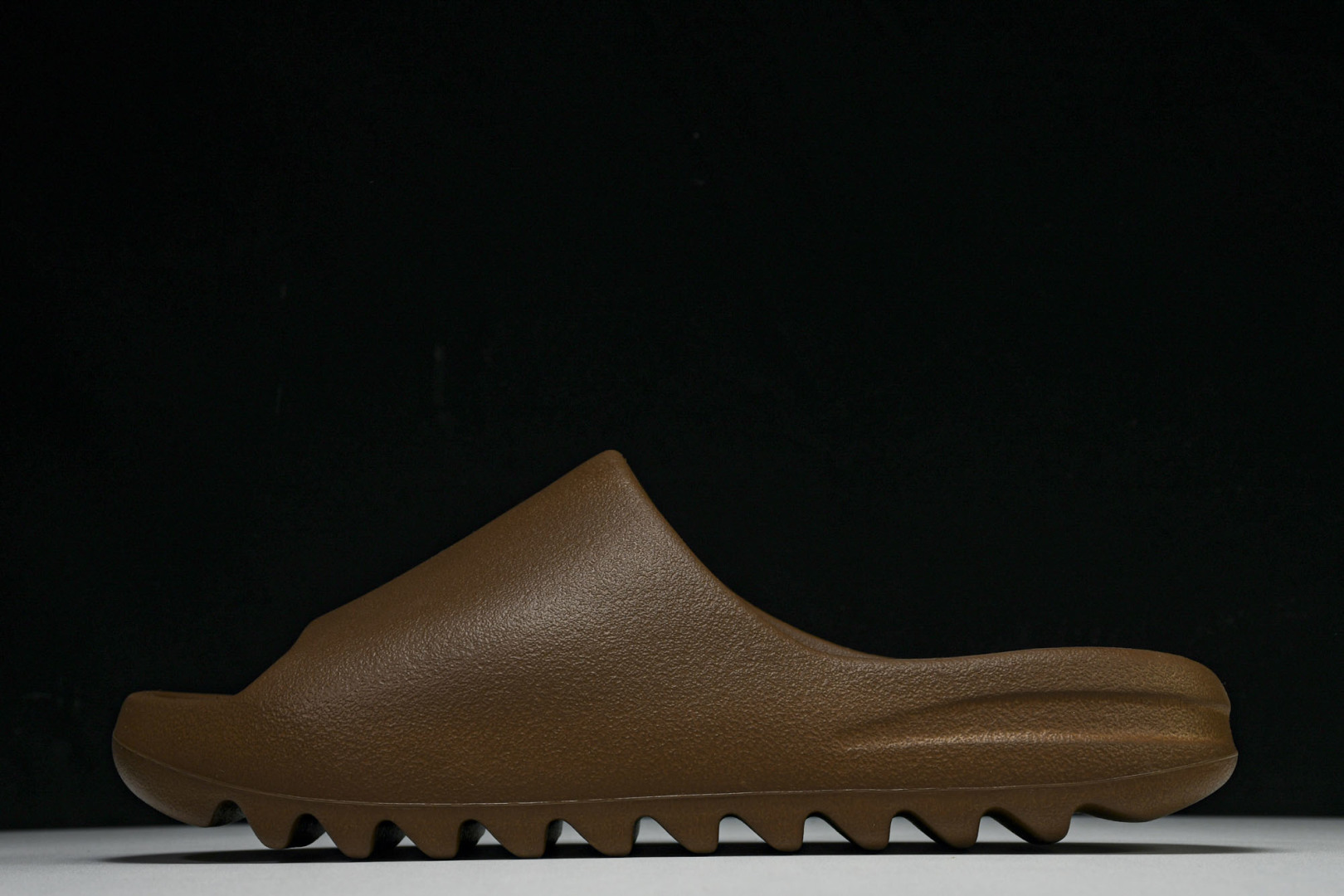  AD originals Yeezy Slide FZ5896 尺寸 US4=36-37 US5=38