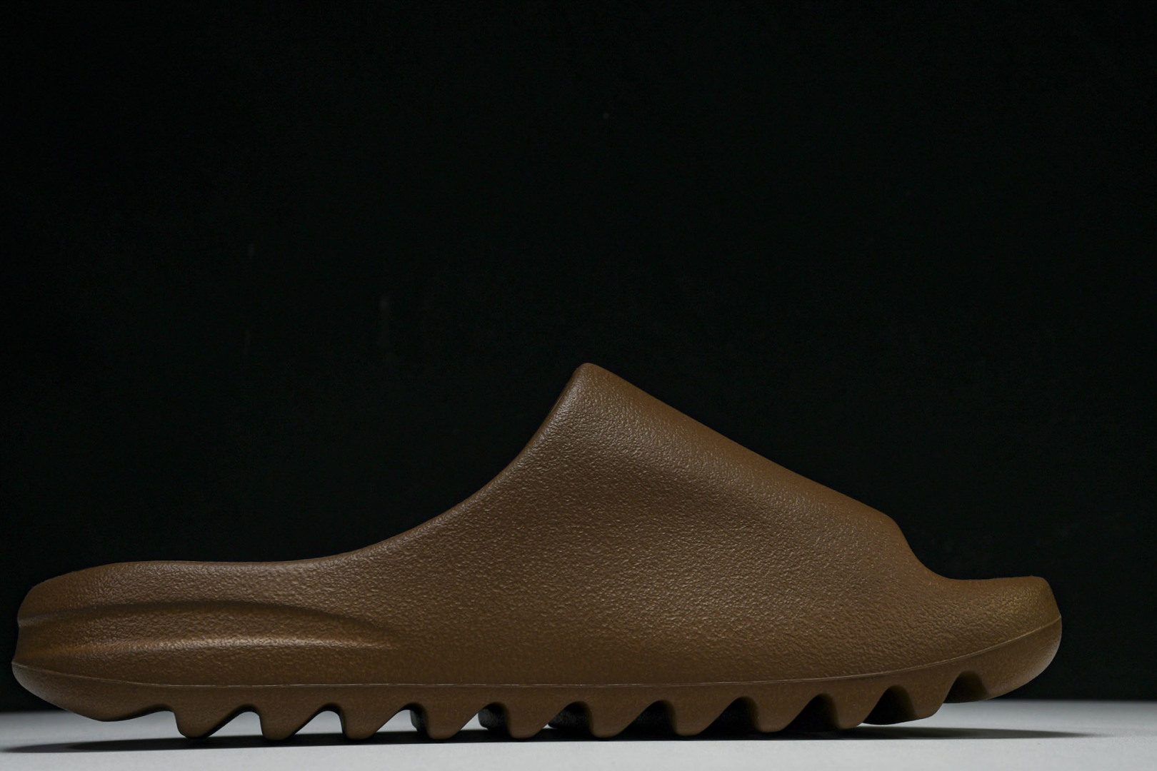  AD originals Yeezy Slide FZ5896 尺寸 US4=36-37 US5=38