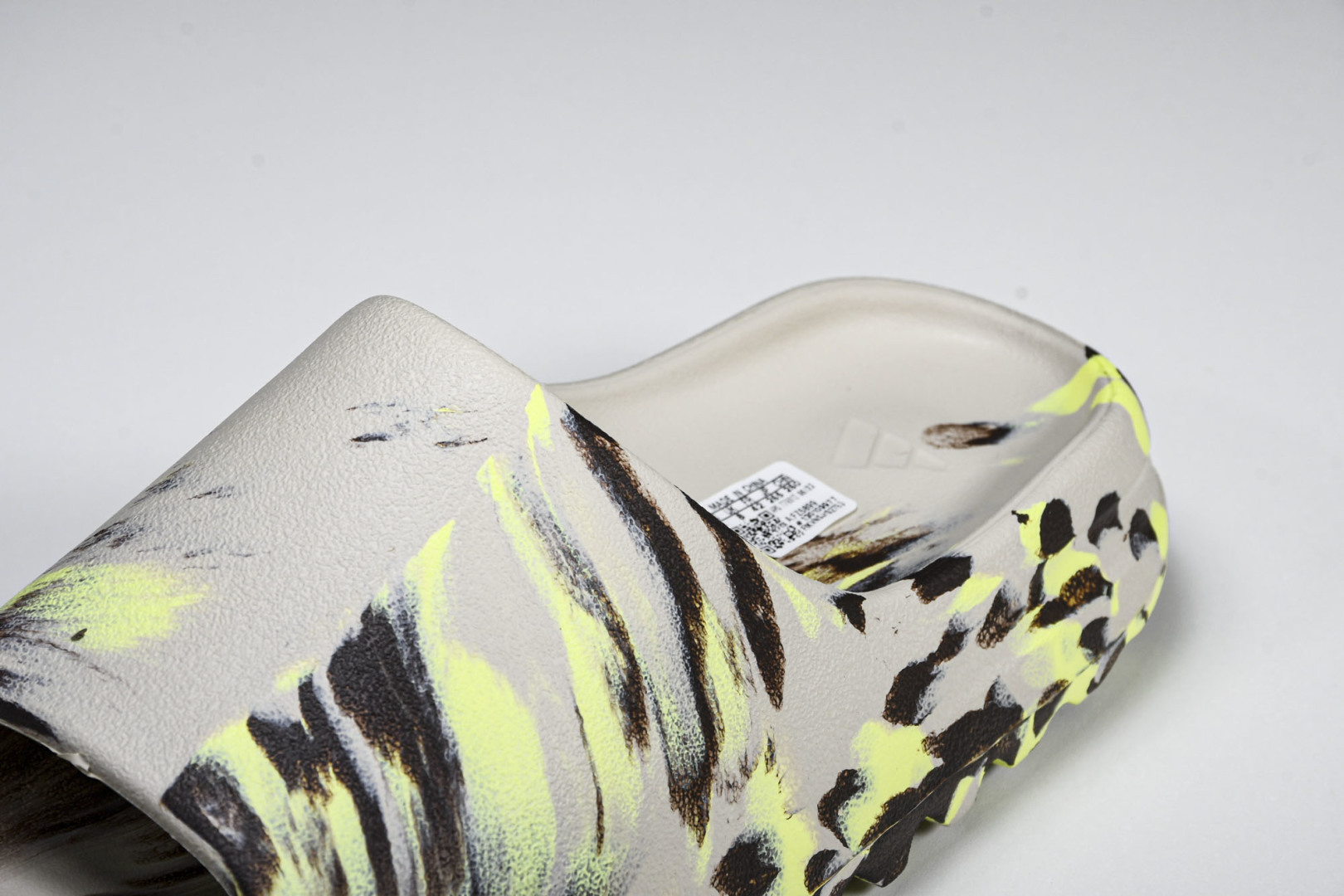  AD originals Yeezy Slide FZ5899 尺寸 US4=36-37 US5=38