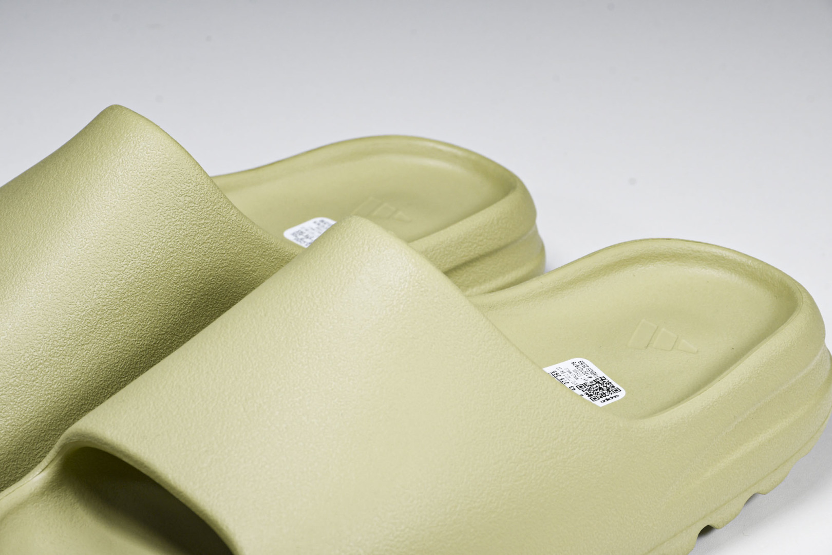  AD originals Yeezy Slide FZ5904 尺寸 US4=36-37 US5=38