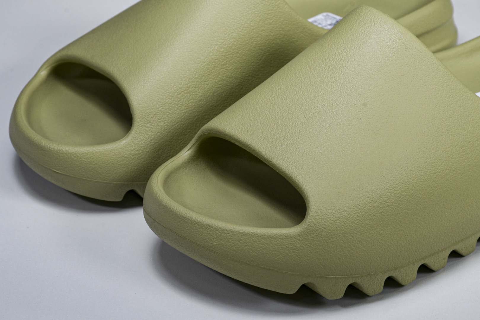  AD originals Yeezy Slide FZ5904 尺寸 US4=36-37 US5=38
