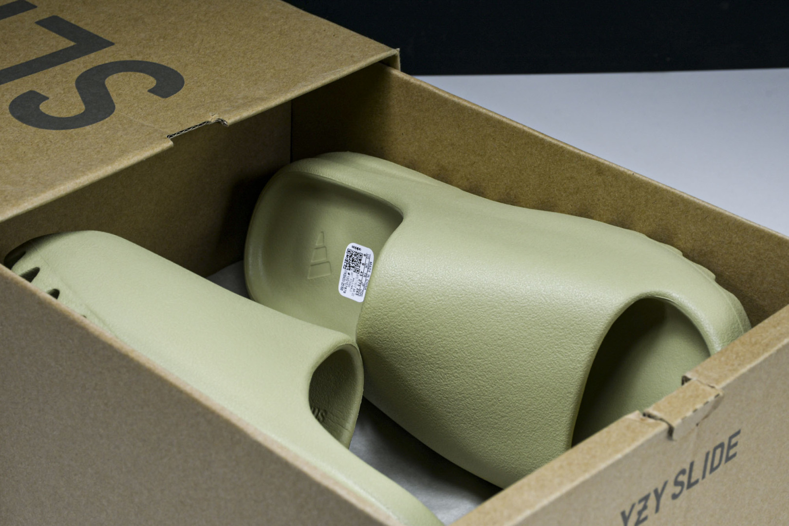  AD originals Yeezy Slide FZ5904 尺寸 US4=36-37 US5=38