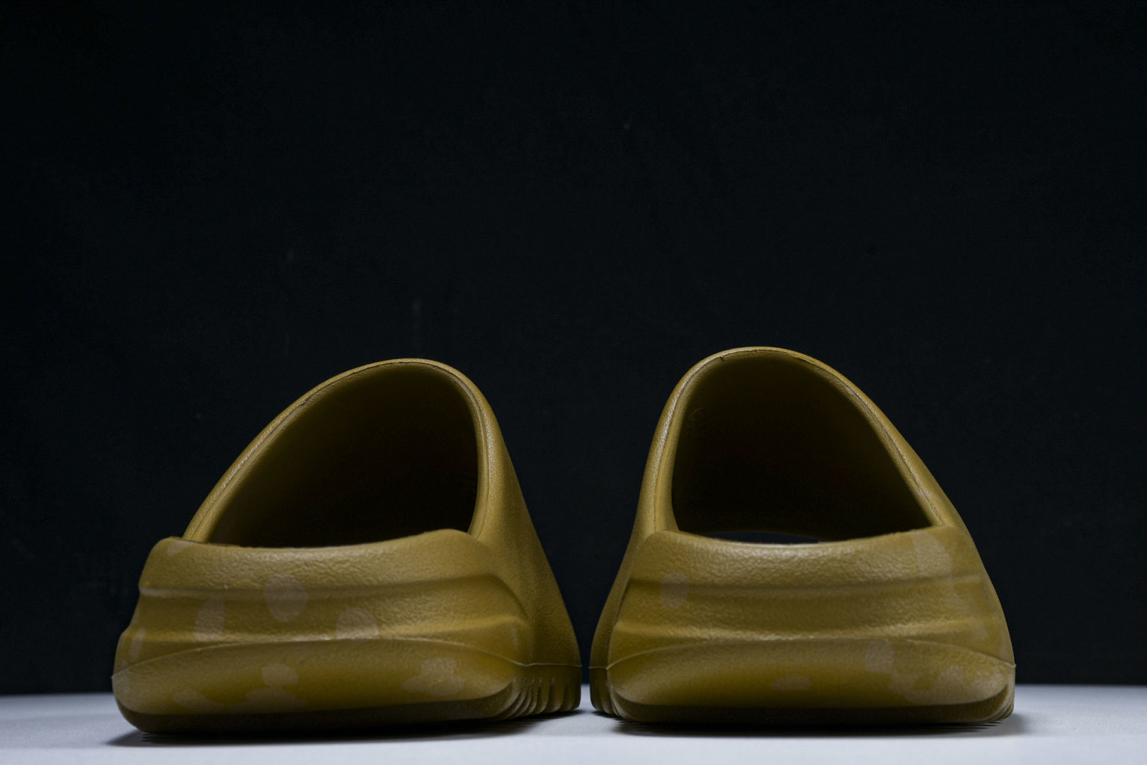  AD originals Yeezy Slide GW1931 尺寸 US4=36-37 US5=38