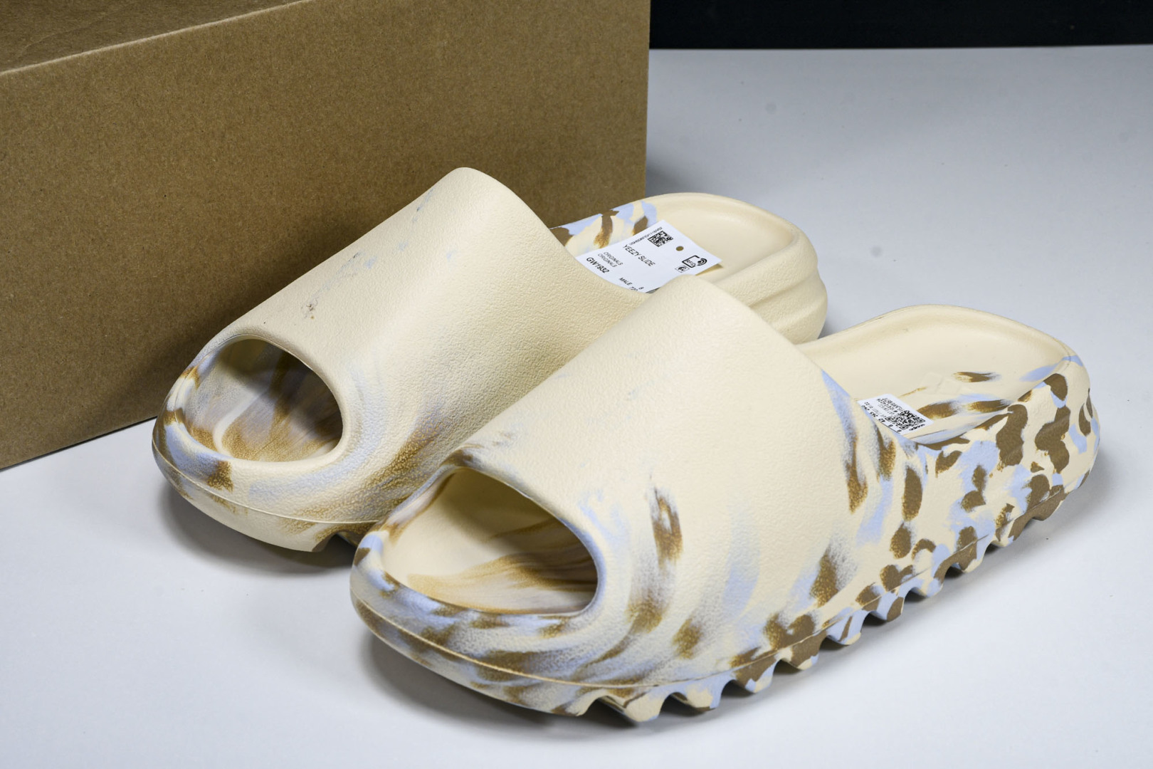  AD originals Yeezy Slide GW1932 尺寸 US4=36-37 US5=38