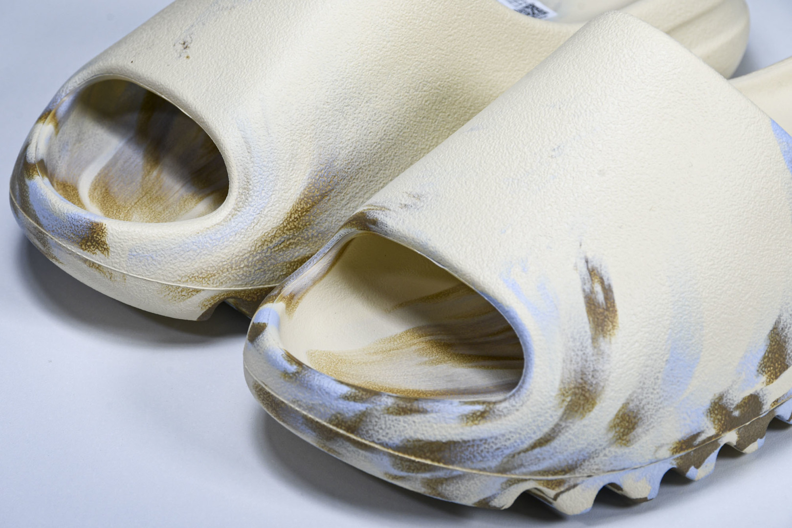  AD originals Yeezy Slide GW1932 尺寸 US4=36-37 US5=38