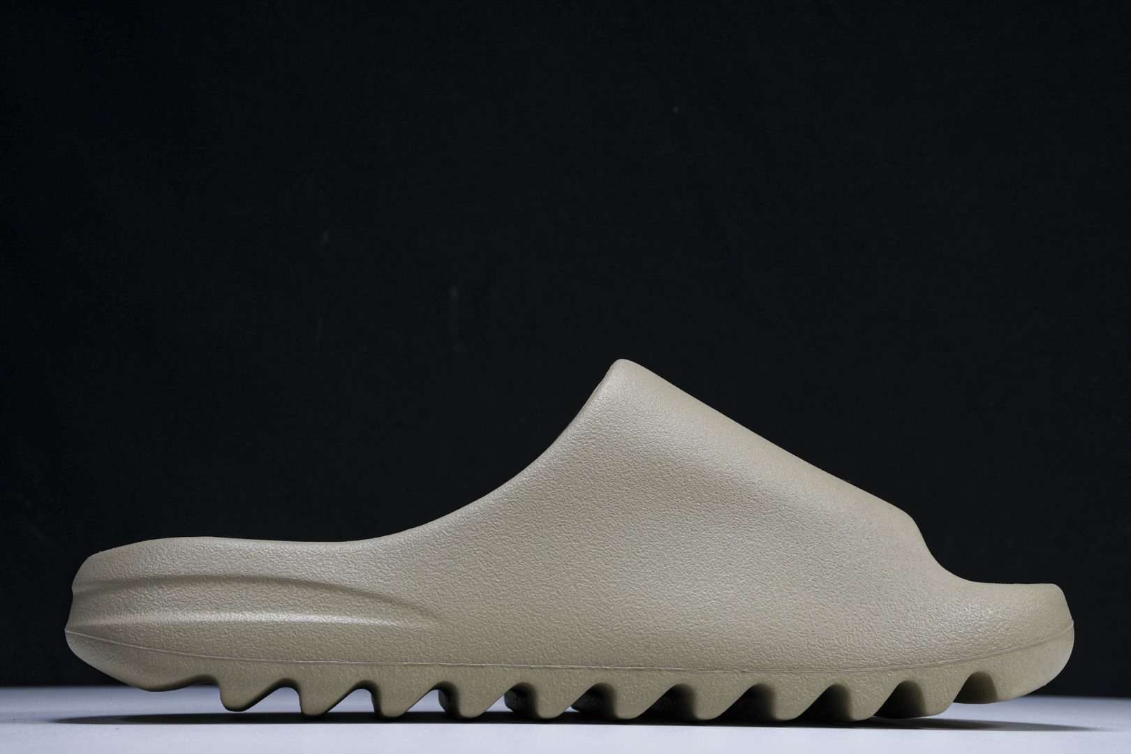  AD originals Yeezy Slide GW1934 尺寸 US4=36-37 US5=38