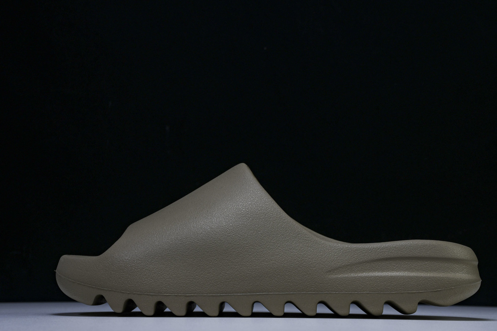  AD originals Yeezy Slide GW1934 尺寸 US4=36-37 US5=38