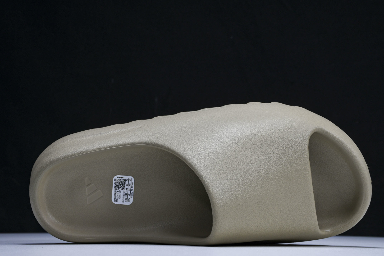  AD originals Yeezy Slide GW1934 尺寸 US4=36-37 US5=38